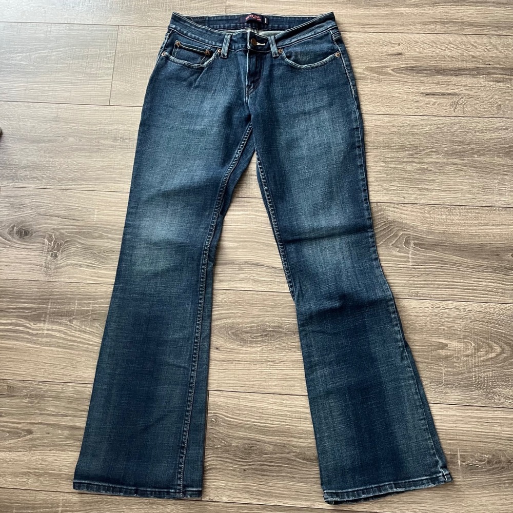Levis 528 Curvy Cut Jeans Womens 9M Dark Wash Bootcut Denim Stretch 4100103448